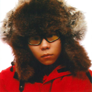 12岁女生穿口球脚铐脚锁进笼子
